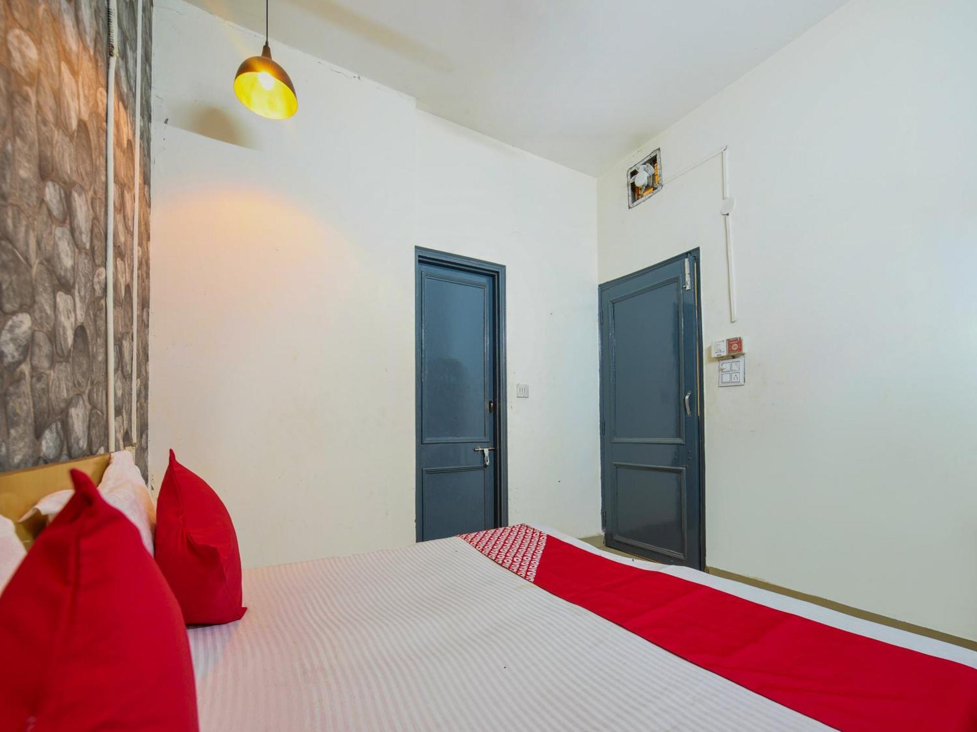 Hotel O Unique Delhi Home Stay New Delhi Exterior foto