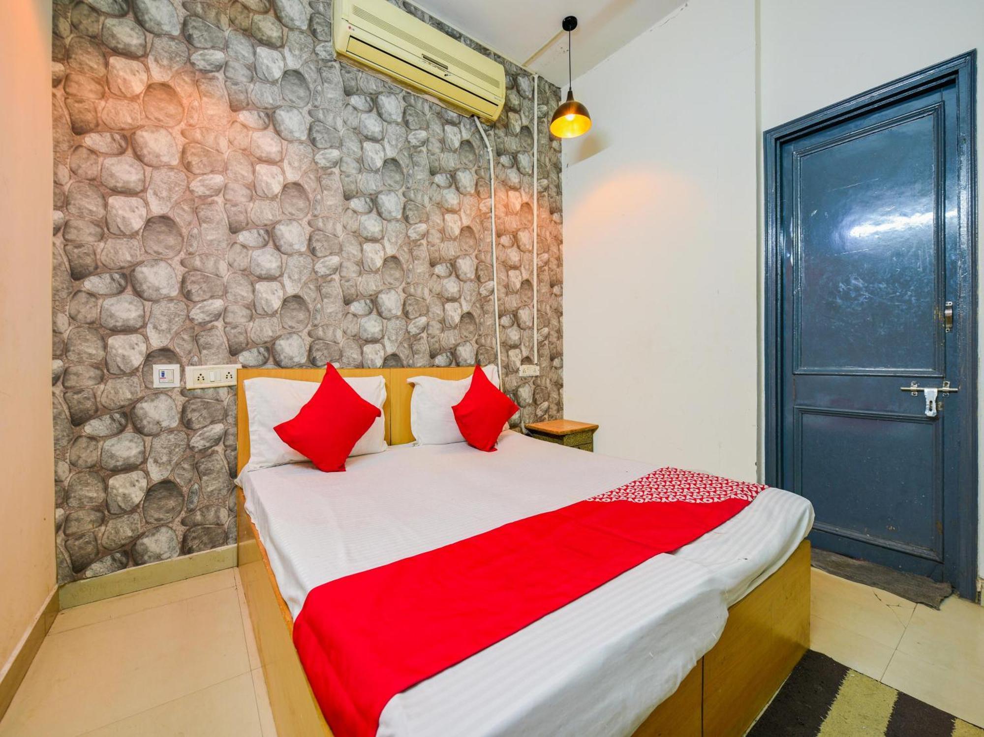 Hotel O Unique Delhi Home Stay New Delhi Exterior foto